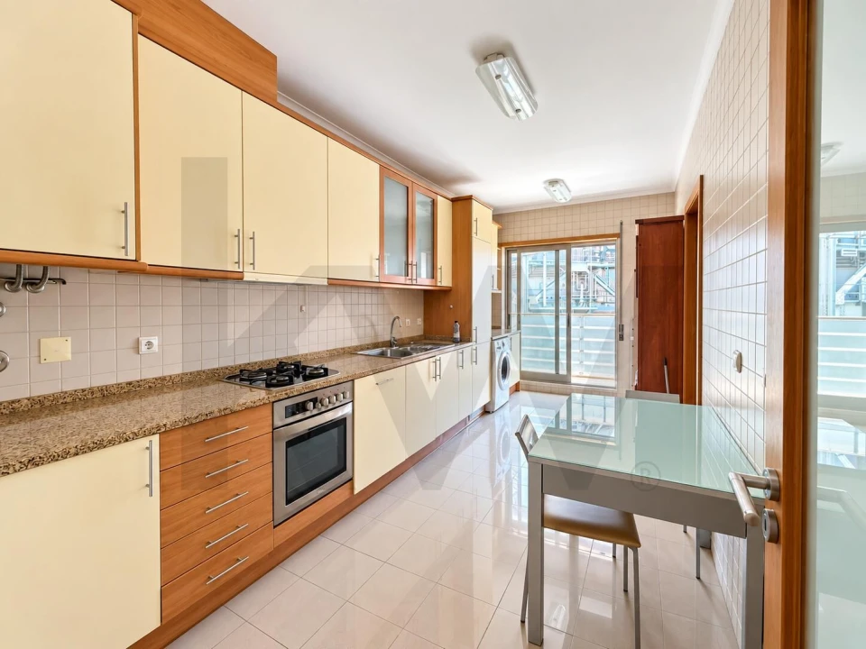Apartamento T2 para Arrendamento em Olivais Foto 7
