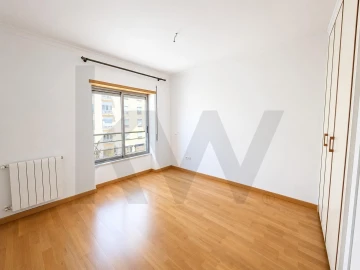 Apartamento T2 para Arrendamento em Olivais