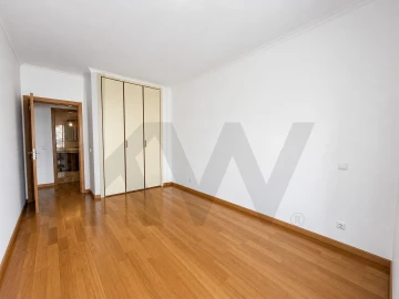 Apartamento T2 para Arrendamento em Olivais
