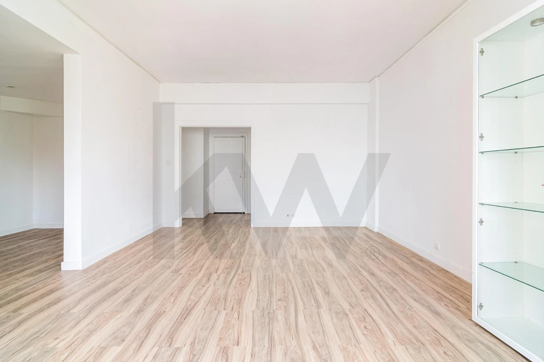 Apartamento T3 para Venda em Beato Foto 2