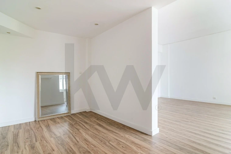 Apartamento T3 para Venda em Beato Foto 8