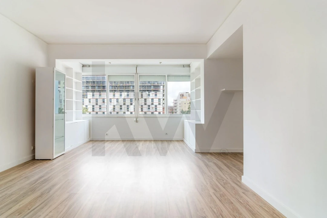 Apartamento T3 para Venda em Beato Foto 1