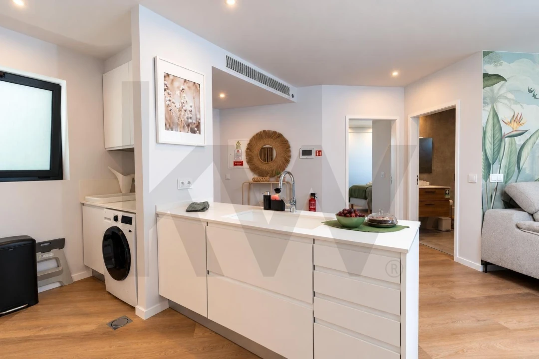 Apartamento T1 para Arrendamento em São Martinho Foto 8