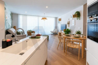 Apartamento T1 para Arrendamento em São Martinho
