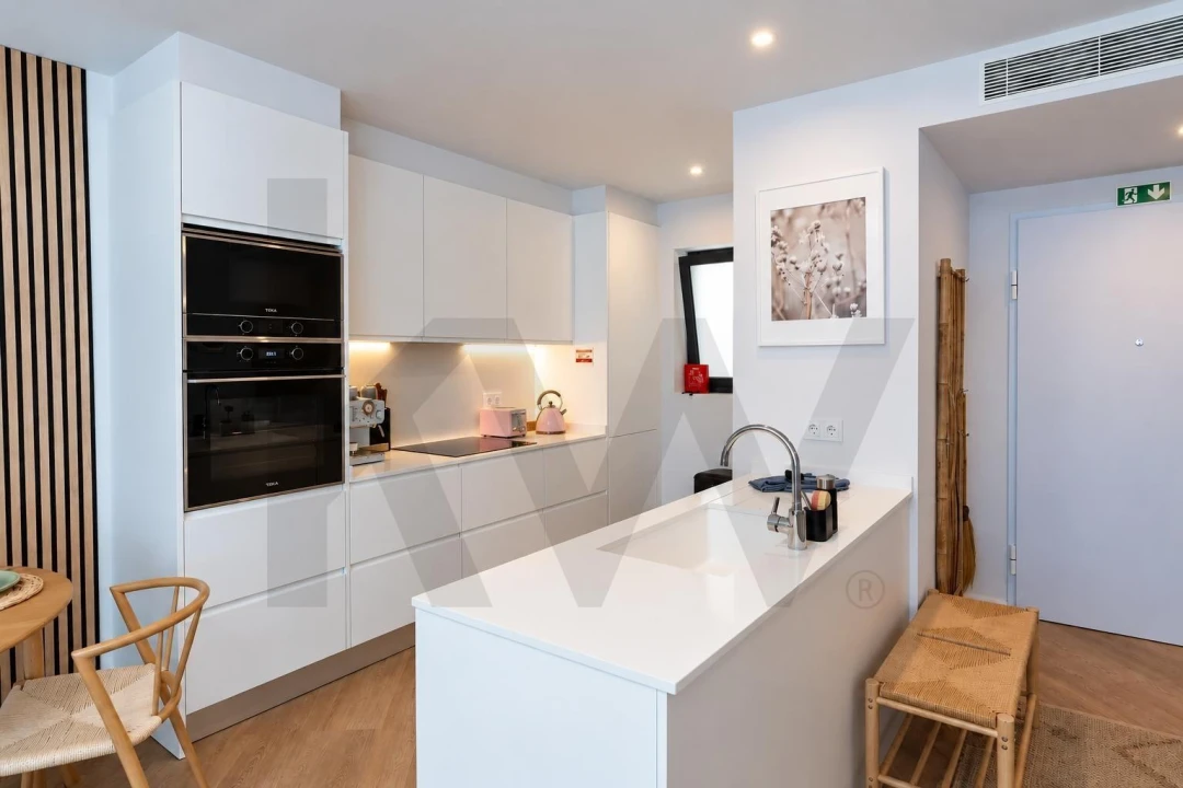 Apartamento T1 para Arrendamento em São Martinho Foto 7