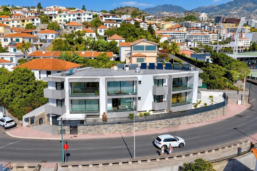 Apartamento T1 para Arrendamento em São Martinho Foto 22