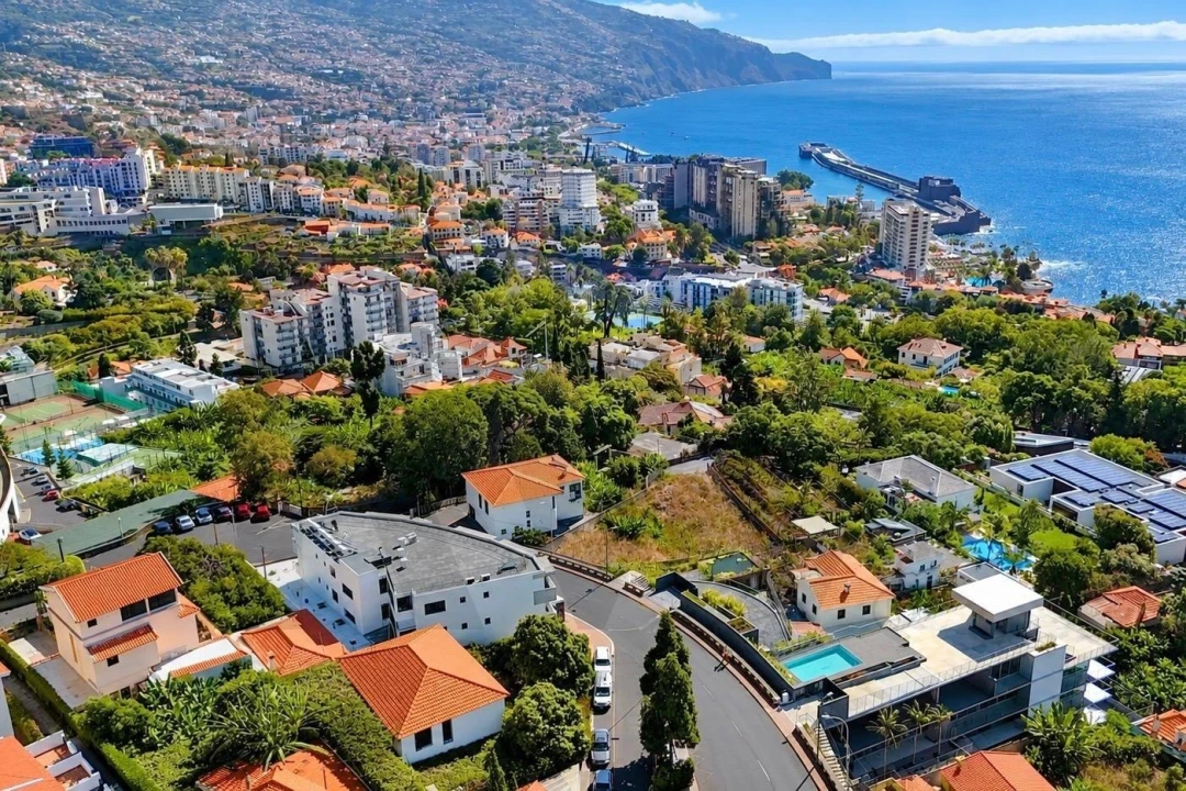 Apartamento T1 para Arrendamento em São Martinho Foto 24