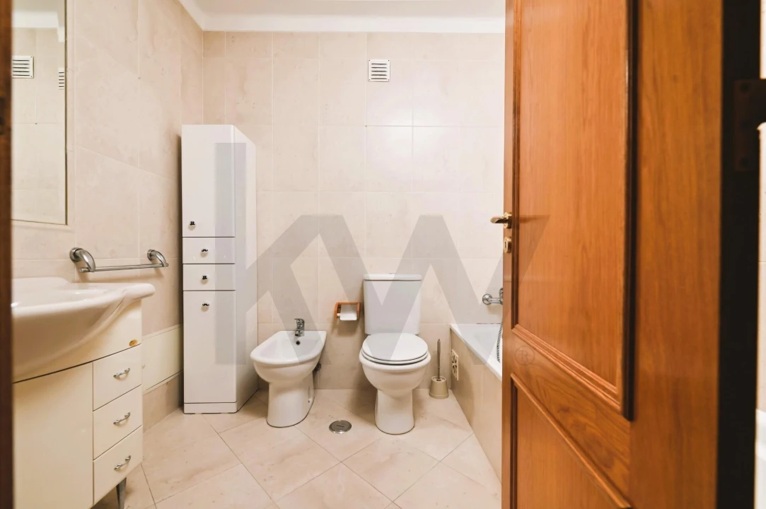 Apartamento T4 para Arrendamento em São Domingos de Rana Foto 14
