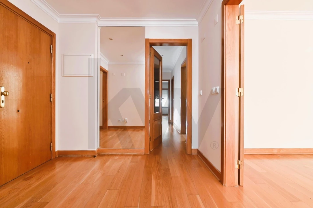 Apartamento T4 para Arrendamento em São Domingos de Rana Foto 6