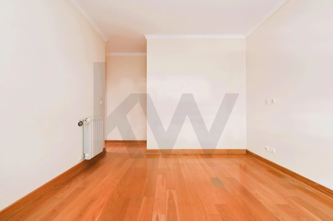 Apartamento T4 para Arrendamento em São Domingos de Rana Foto 17