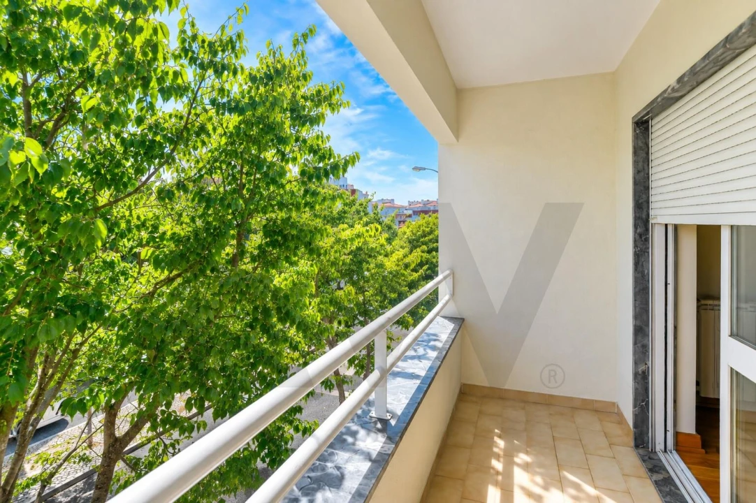 Apartamento T4 para Arrendamento em São Domingos de Rana Foto 5