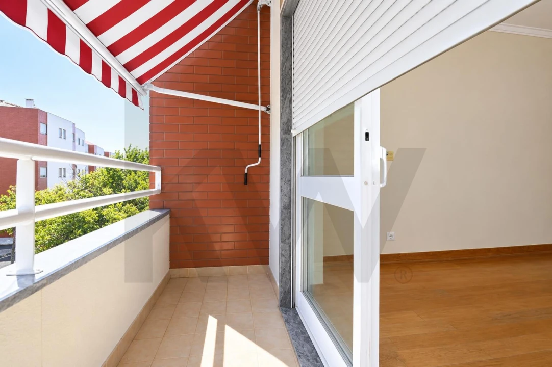 Apartamento T4 para Arrendamento em São Domingos de Rana Foto 2