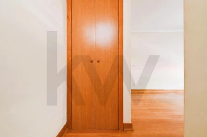 Apartamento T4 para Arrendamento em São Domingos de Rana