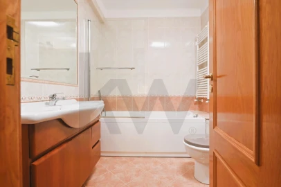 Apartamento T4 para Arrendamento em São Domingos de Rana