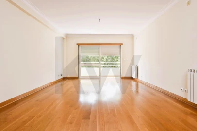 Apartamento T4 para Arrendamento em São Domingos de Rana