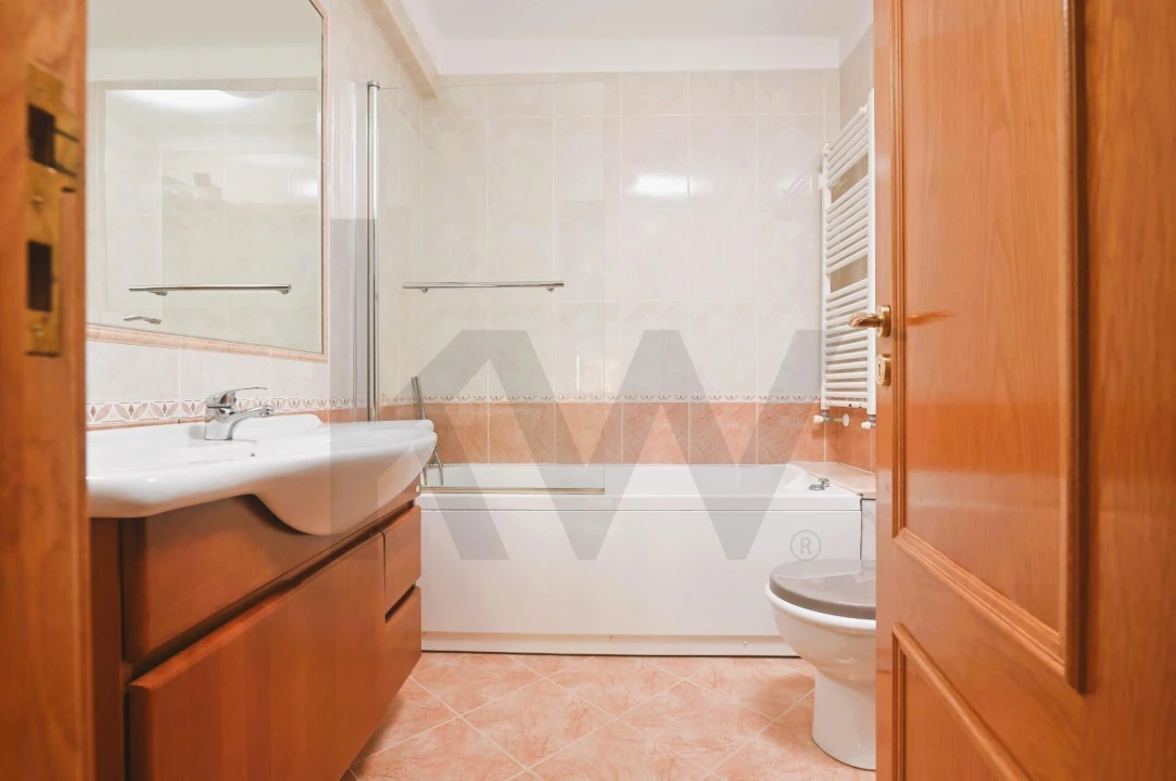 Apartamento T4 para Arrendamento em São Domingos de Rana Foto 23
