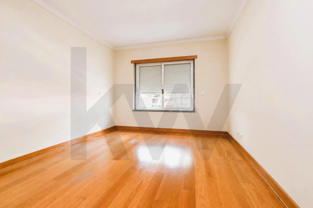 Apartamento T4 para Arrendamento em São Domingos de Rana Foto 16
