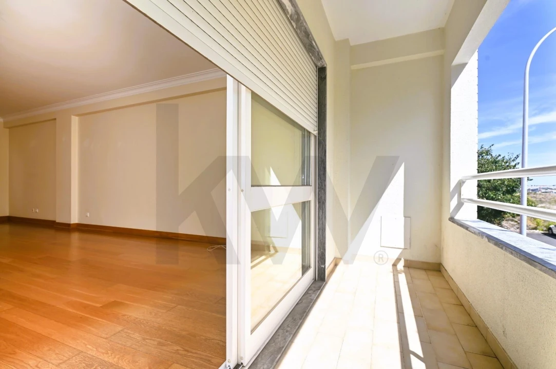 Apartamento T4 para Arrendamento em São Domingos de Rana Foto 26