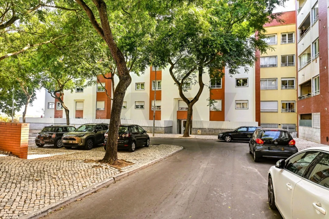 Apartamento T4 para Arrendamento em São Domingos de Rana Foto 30