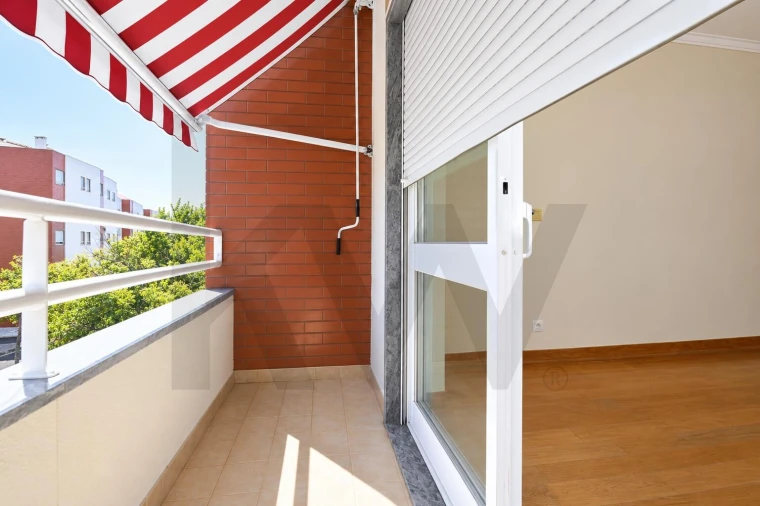 Apartamento T4 para Arrendamento em São Domingos de Rana Foto 2