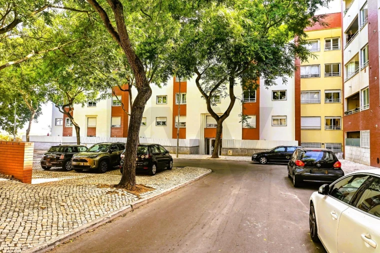 Apartamento T4 para Arrendamento em São Domingos de Rana Foto 42