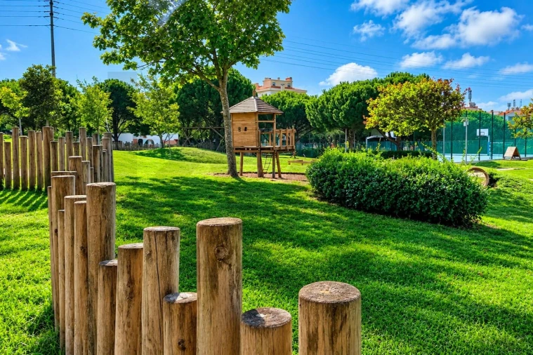Apartamento T4 para Arrendamento em São Domingos de Rana Foto 31