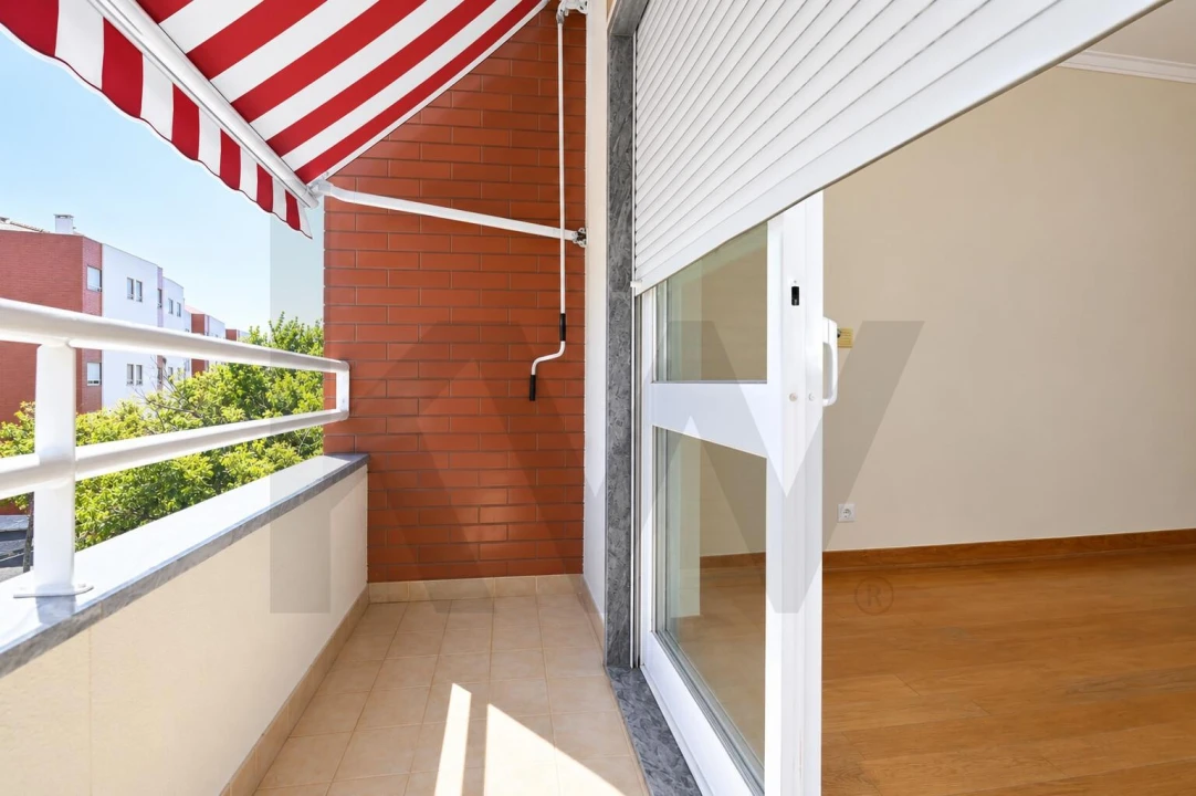 Apartamento T4 para Arrendamento em São Domingos de Rana Foto 1