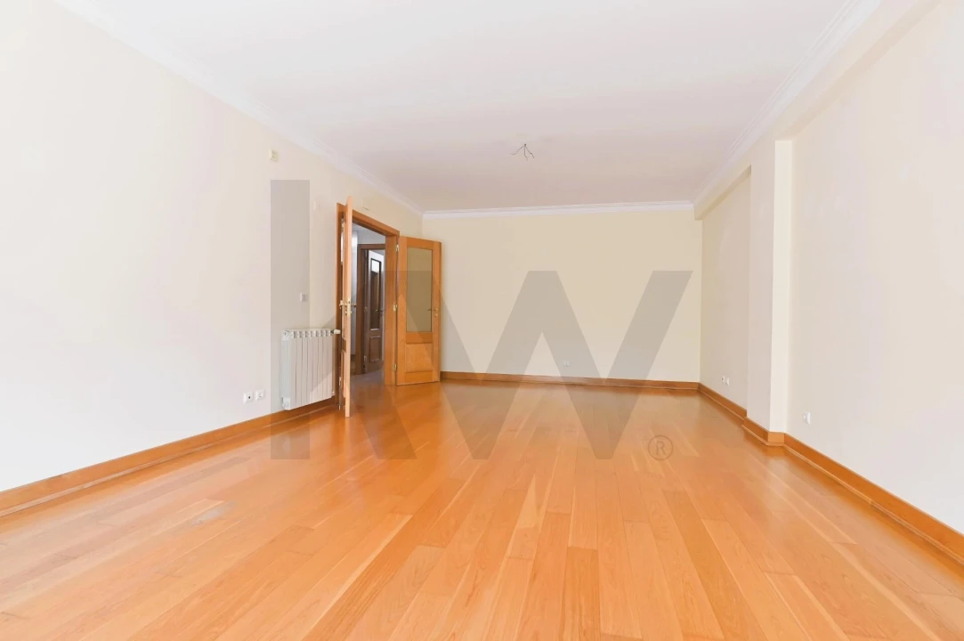 Apartamento T4 para Arrendamento em São Domingos de Rana Foto 3