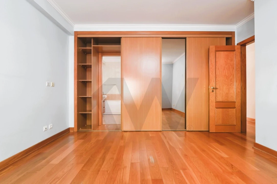 Apartamento T4 para Arrendamento em São Domingos de Rana Foto 19