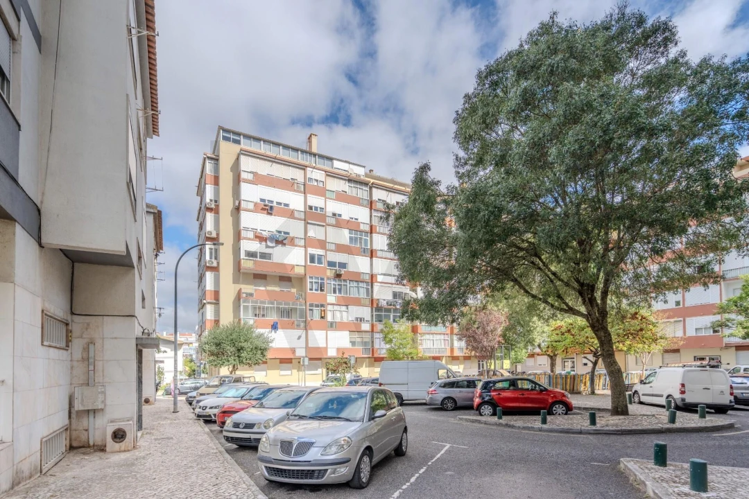Apartamento T1 para Venda em Águas Livres Foto 30