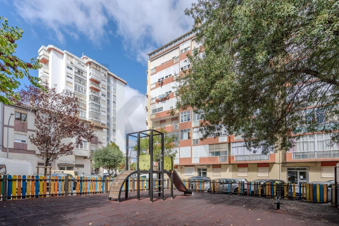 Apartamento T1 para Venda em Águas Livres Foto 31