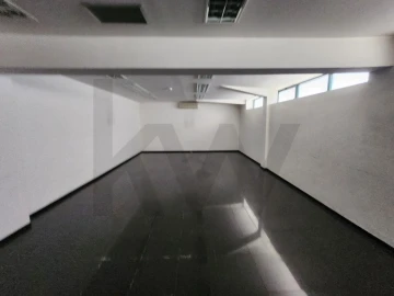 Loja para Arrendamento em Alto do Seixalinho, Santo André e Verderena