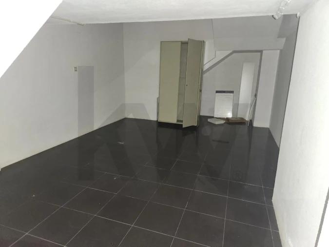 Loja para Arrendamento em Alto do Seixalinho, Santo André e Verderena Foto 9