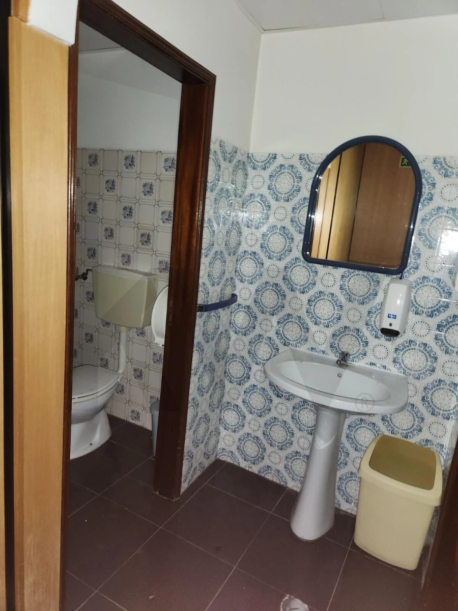 Loja para Arrendamento em Alto do Seixalinho, Santo André e Verderena Foto 19