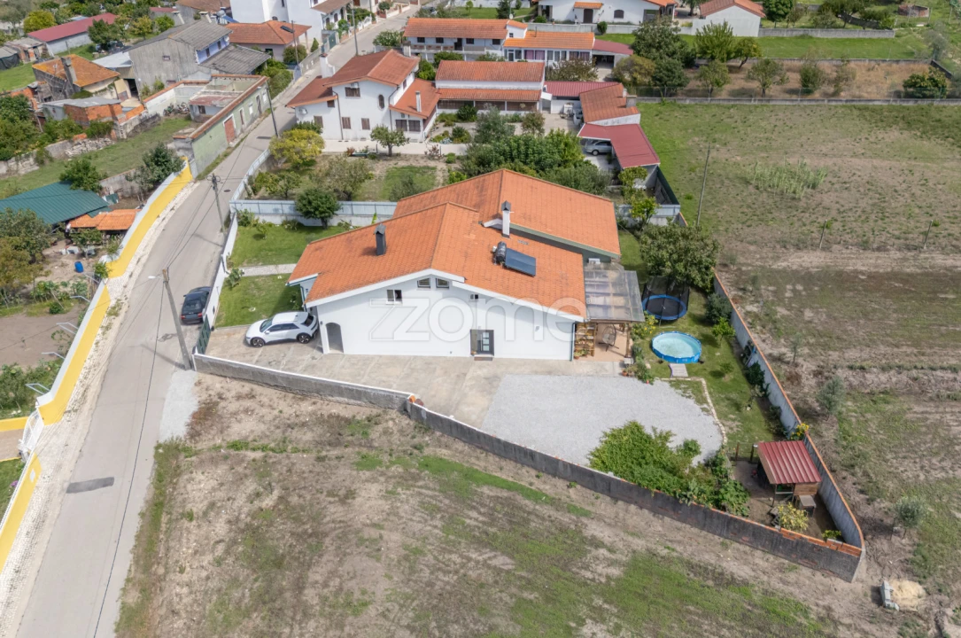 Moradia T4 para Venda em Febres Foto 63
