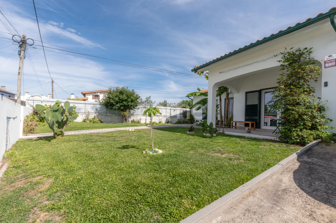 Moradia T4 para Venda em Febres Foto 58