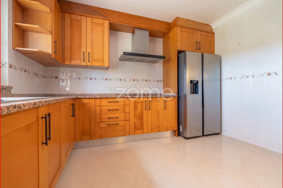 Moradia T4 para Venda em Febres Foto 2