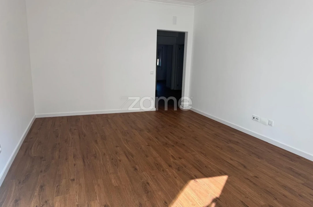 Apartamento T3 para Venda em Miranda do Corvo Foto 4