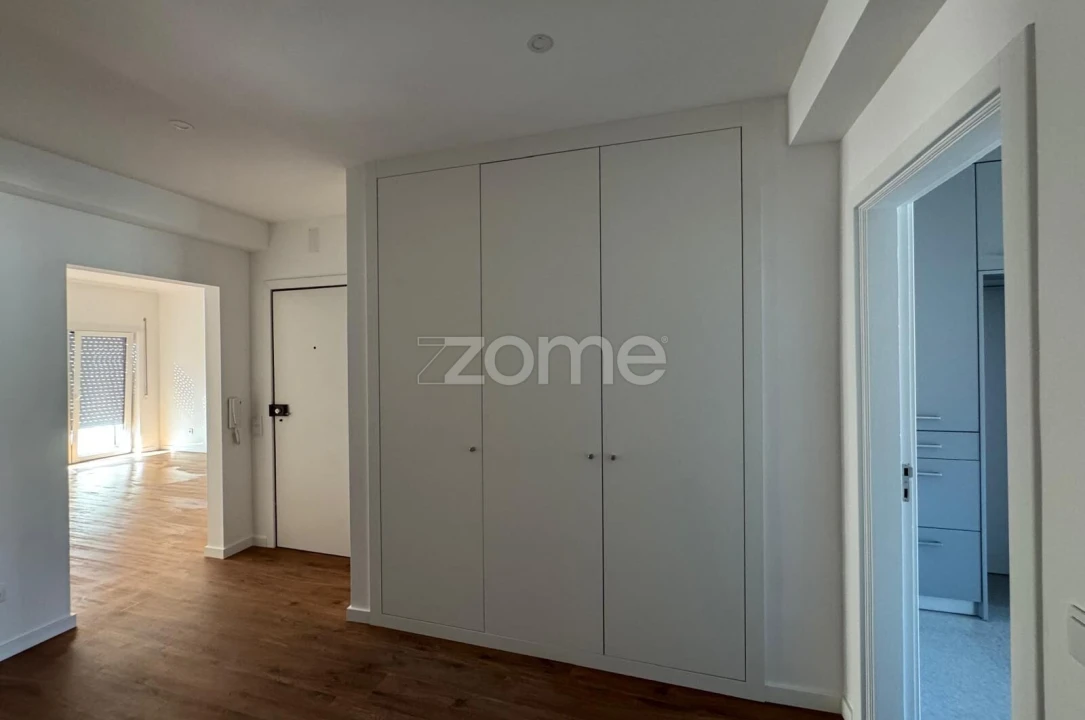 Apartamento T3 para Venda em Miranda do Corvo Foto 2