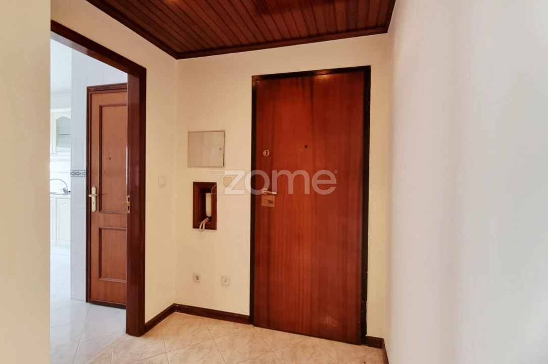 Apartamento T2 para Venda em Algueirão-Mem Martins Foto 3