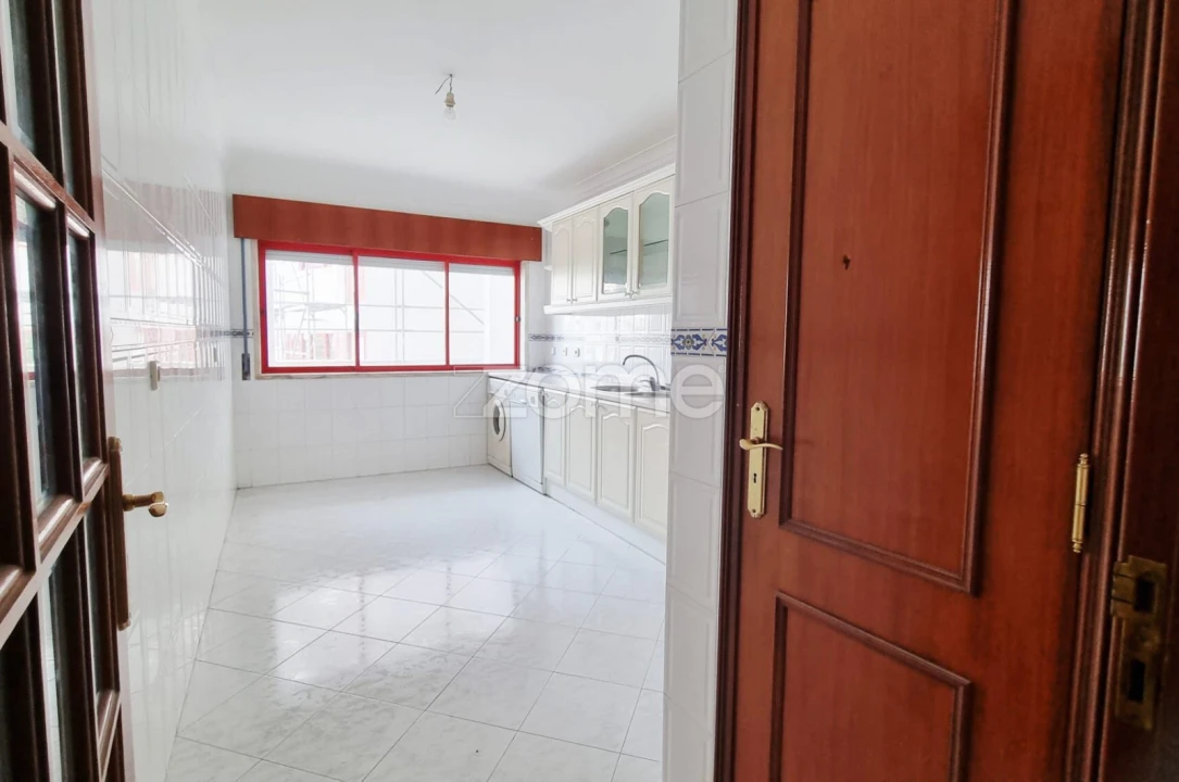Apartamento T2 para Venda em Algueirão-Mem Martins Foto 4