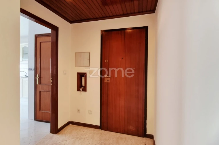Apartamento T2 para Venda em Algueirão-Mem Martins Foto 3
