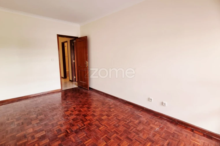 Apartamento T2 para Venda em Algueirão-Mem Martins Foto 14
