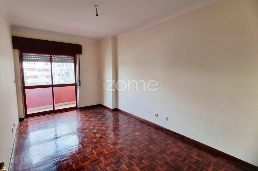 Apartamento T2 para Venda em Algueirão-Mem Martins Foto 15