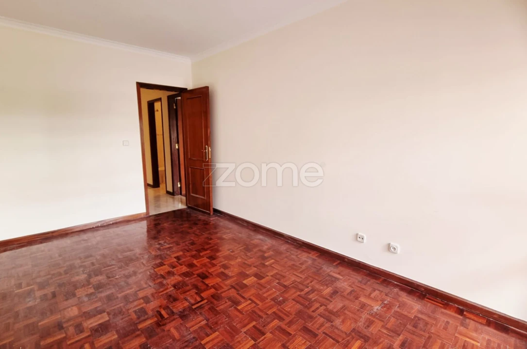 Apartamento T2 para Venda em Algueirão-Mem Martins Foto 14