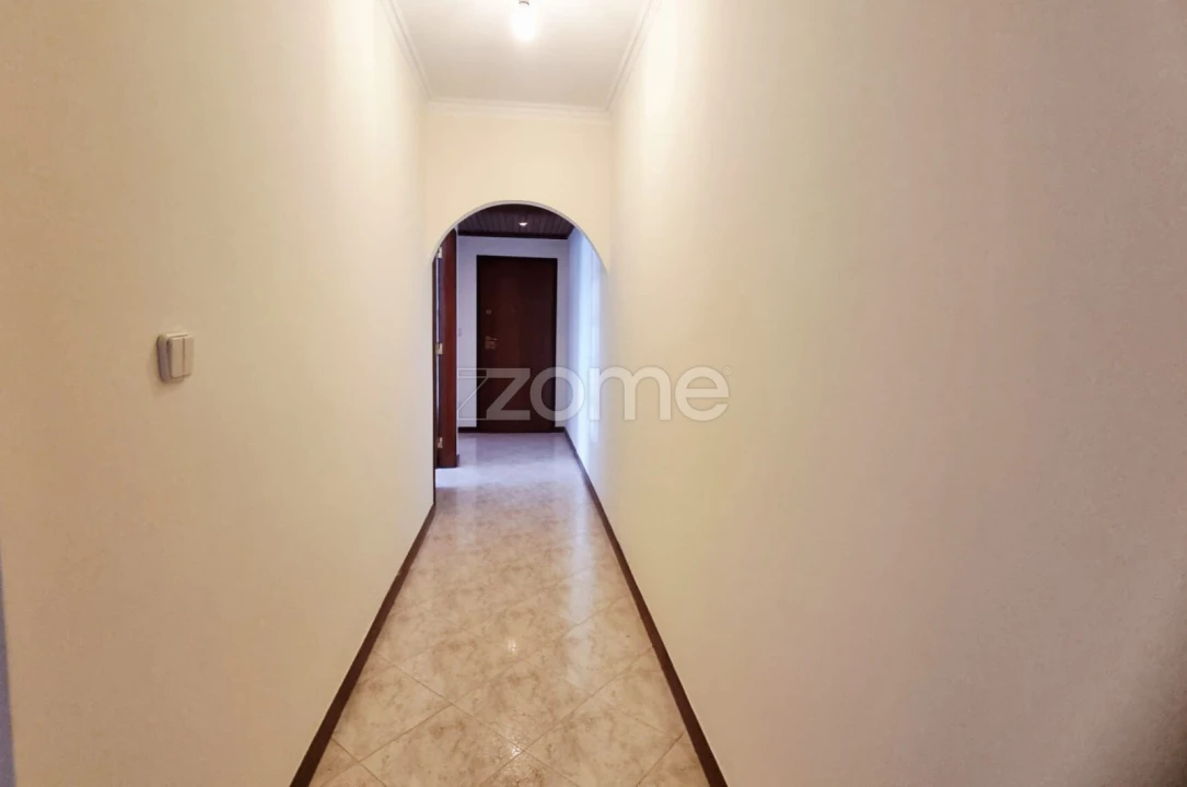 Apartamento T2 para Venda em Algueirão-Mem Martins Foto 9