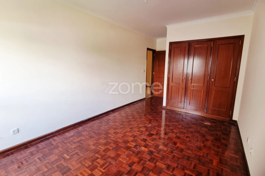 Apartamento T2 para Venda em Algueirão-Mem Martins Foto 17