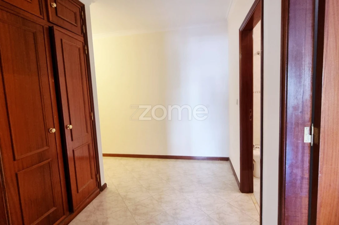 Apartamento T2 para Venda em Algueirão-Mem Martins Foto 11