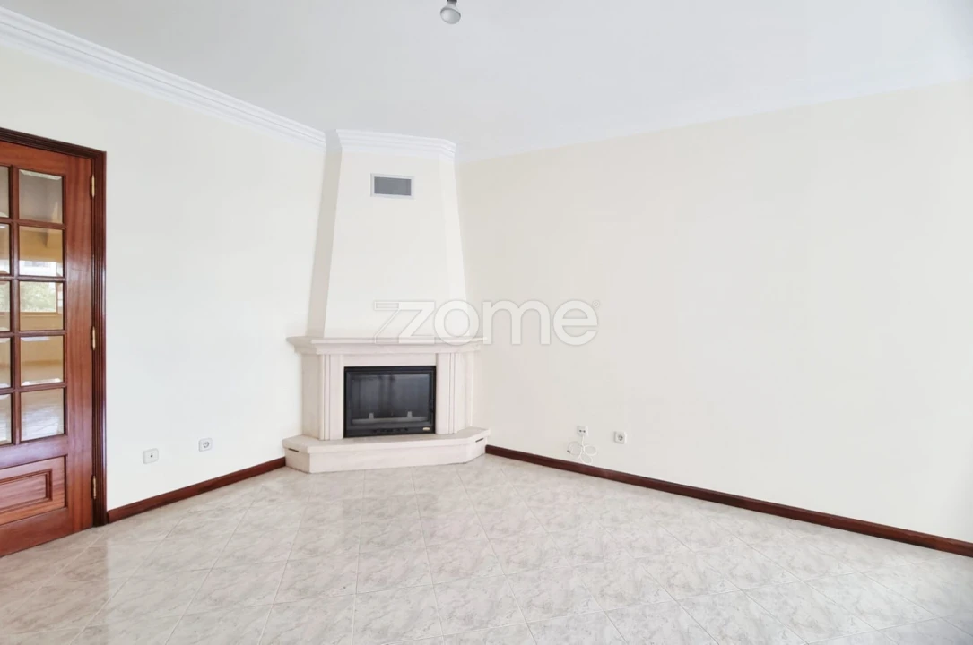 Apartamento T2 para Venda em Algueirão-Mem Martins Foto 8