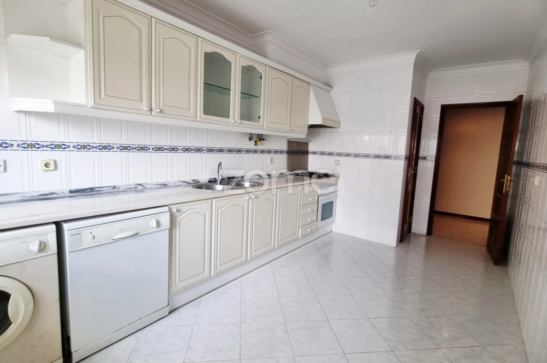Apartamento T2 para Venda em Algueirão-Mem Martins Foto 6